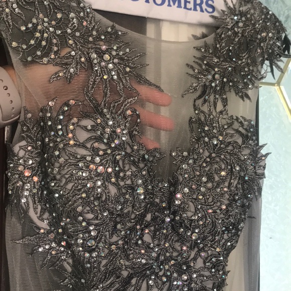 Grey Formal gown - Picture 6 of 6